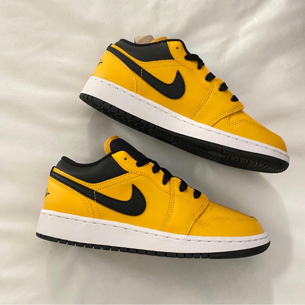 Air Jordan 1 Low GS, 5Y Eur 37.5, University Gold